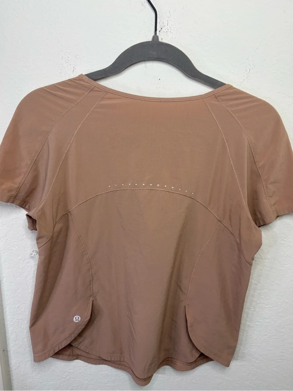 Lululemon Lightweight Stretch Running Short Sleeve Shirt pink clay size 4